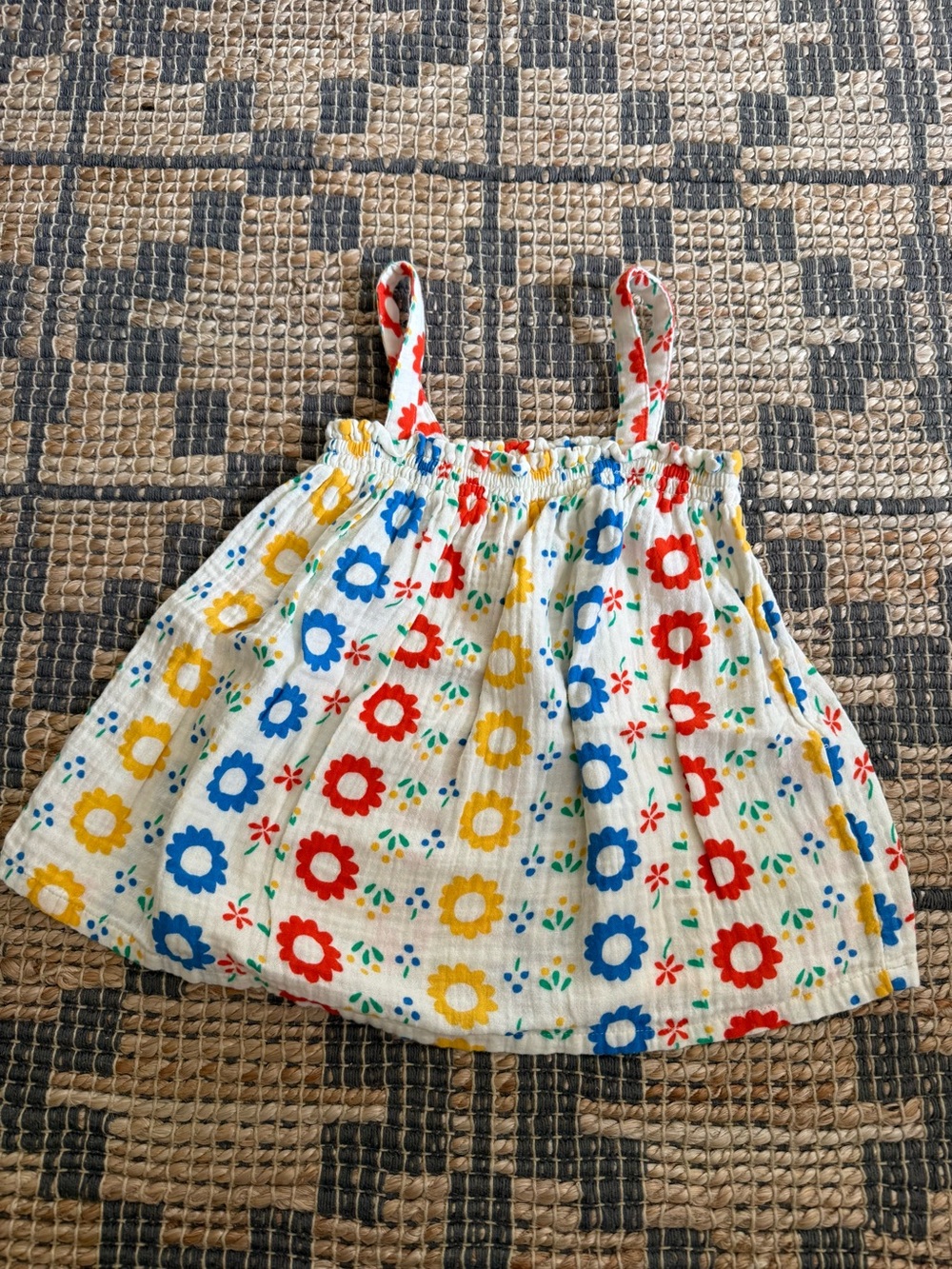Hanna Andersson Girls Floral Top in white, Red, Yellow, Green size 6-7 EU 120